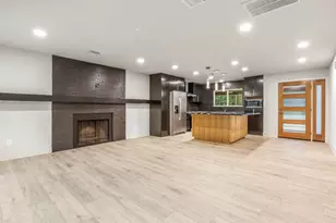 1310 E Red Cedar Cir, The Woodlands, TX 77380 - Photo 9