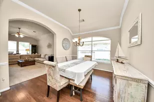 945 Autumn Brook St, Seabrook, TX 77586 - Photo 9
