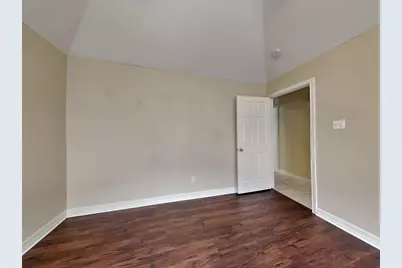 2922 31st Avenue N, Texas City, TX 77590 - Photo 9