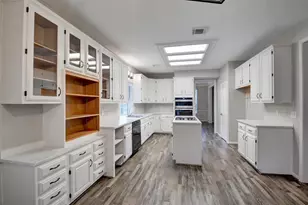 539 W North Hill Dr, Spring, TX 77388 - Photo 11