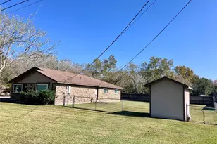 3807 Wade St, Santa Fe, TX 77517 - Photo 3