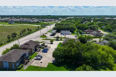 4017 Briar Hollow Drive, Dickinson, TX 77539 - Photo 13