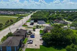 4017 Briar Hollow Dr, Dickinson, TX 77539 - Photo 33