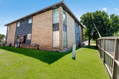 4017 Briar Hollow Drive, Dickinson, TX 77539 - Photo 7