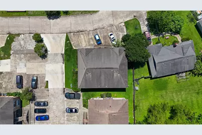 4017 Briar Hollow Drive, Dickinson, TX 77539 - Photo 9