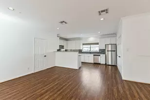 17 Waugh Dr, Houston, TX 77007 - Photo 9