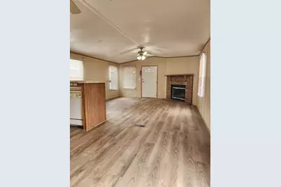 502 Magnusson Ave, Palacios, TX 77465 - Photo 9