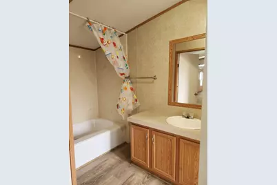 502 Magnusson Ave, Palacios, TX 77465 - Photo 15