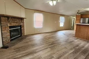 502 Magnusson Ave, Palacios, TX 77465 - Photo 5