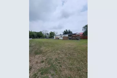 502 Magnusson Ave, Palacios, TX 77465 - Photo 25