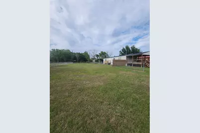 502 Magnusson Ave, Palacios, TX 77465 - Photo 3