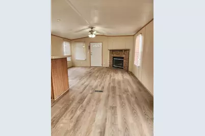 502 Magnusson Ave, Palacios, TX 77465 - Photo 17