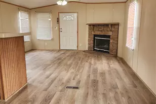 502 Magnusson Ave, Palacios, TX 77465 - Photo 17