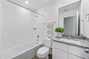 11910 Lilac Ice Ln, Houston, TX 77048 - Photo 15