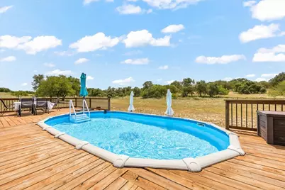 254 Broken Arrow, Floresville, TX 78114 - Photo 5