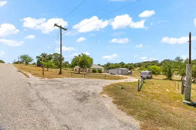 254 Broken Arrow, Floresville, TX 78114 - Photo 39