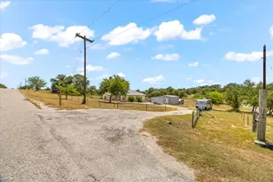 254 Broken Arrow, Floresville, TX 78114 - Photo 39