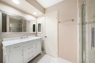 5939 Woodway Place Ct, Houston, TX 77057 - Photo 11