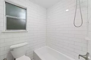 1 Rolling Mill Ln, The Woodlands, TX 77380 - Photo 37