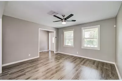 9410 Highmeadow Drive, Houston, TX 77063 - Photo 7