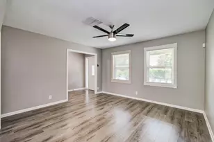 9410 Highmeadow Dr, Houston, TX 77063 - Photo 7