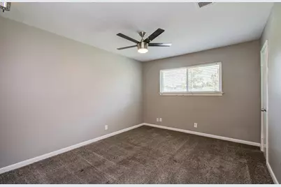 9410 Highmeadow Drive, Houston, TX 77063 - Photo 17