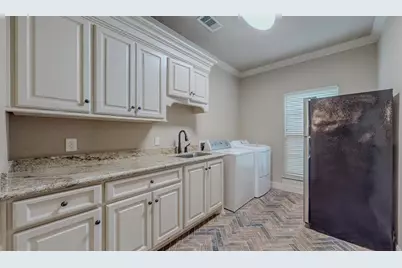 6570 Merrick Lane, Beaumont, TX 77706 - Photo 15