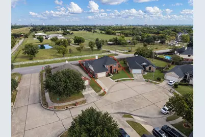 105 Kevin Court, La Porte, TX 77571 - Photo 3