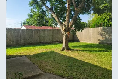 1523 Campbell, Galveston, TX 77551 - Photo 19
