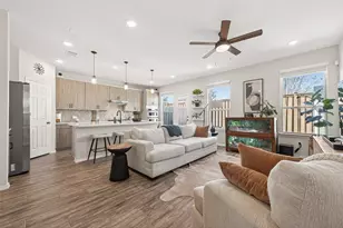 10404 Marston Vineyard Dr, Houston, TX 77025 - Photo 9