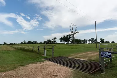 000 Aztec Lane, New Ulm, TX 78950 - Photo 5