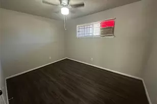 3811 Cornell St, Houston, TX 77022 - Photo 7