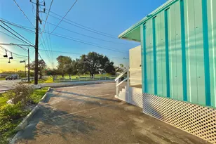 927 27th St, Dickinson, TX 77539 - Photo 29