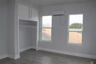 1015 30th St, Galveston, TX 77550 - Photo 9