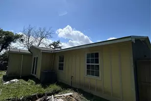 108 Yaupon Dr, Baytown, TX 77520 - Photo 3