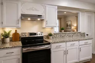 12913 Trail Hollow Dr, Houston, TX 77079 - Photo 7