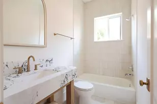 4047 Mischire Dr, Houston, TX 77025 - Photo 17
