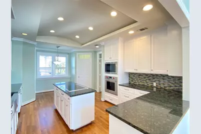 919 Long Reach Drive, Tiki Island, TX 77554 - Photo 13