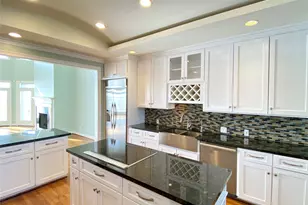 919 Long Reach Dr, Tiki Island, TX 77554 - Photo 15