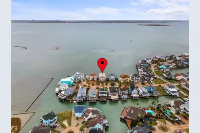 919 Long Reach Drive, Tiki Island, TX 77554 - Photo 49