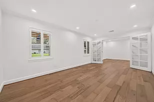 11322 Oak Spring Dr E, Houston, TX 77043 - Photo 7