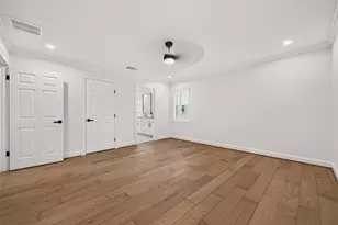 11322 Oak Spring Dr E, Houston, TX 77043 - Photo 23