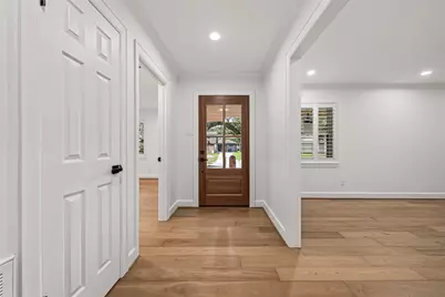 11322 Oak Spring Drive E, Houston, TX 77043 - Photo 7