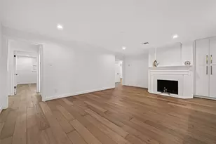 11322 Oak Spring Dr E, Houston, TX 77043 - Photo 13