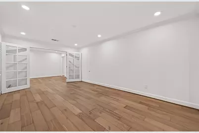 11322 Oak Spring Drive E, Houston, TX 77043 - Photo 9