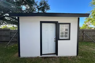 7807 Secretariat Ln, Houston, TX 77071 - Photo 13