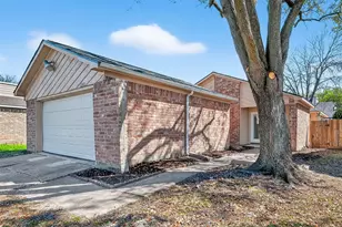 12815 Maxfield Dr, Houston, TX 77082 - Photo 1