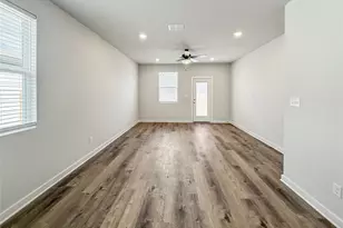 2104 Lost Timbers Dr, Conroe, TX 77304 - Photo 5