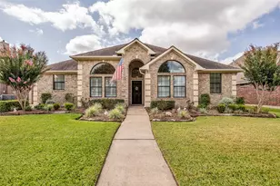 1813 Mesa Verde Dr, Deer Park, TX 77536 - Photo 1