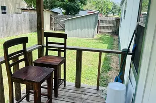 420 10th St, Hempstead, TX 77445 - Photo 7